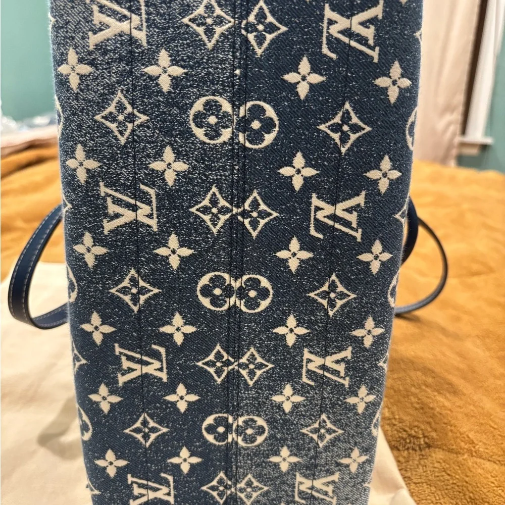 Louis Vuitton Blue Denim On The Go - Picture 2 of 7